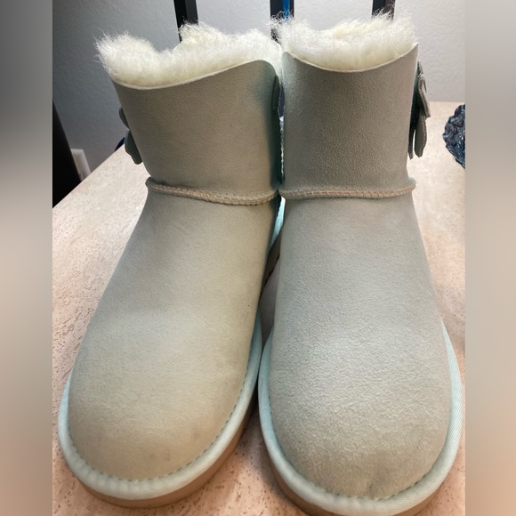 UGG Shoes New Ugg Mini Bailey Button Poppy Boots Size 6 Poshmark